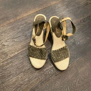 Splendid Espadrilles in Olive Leather in size 9-1/2